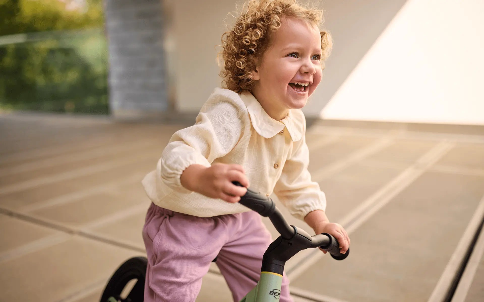 Draisienne ou petites roues : quelle est la meilleure solution ?